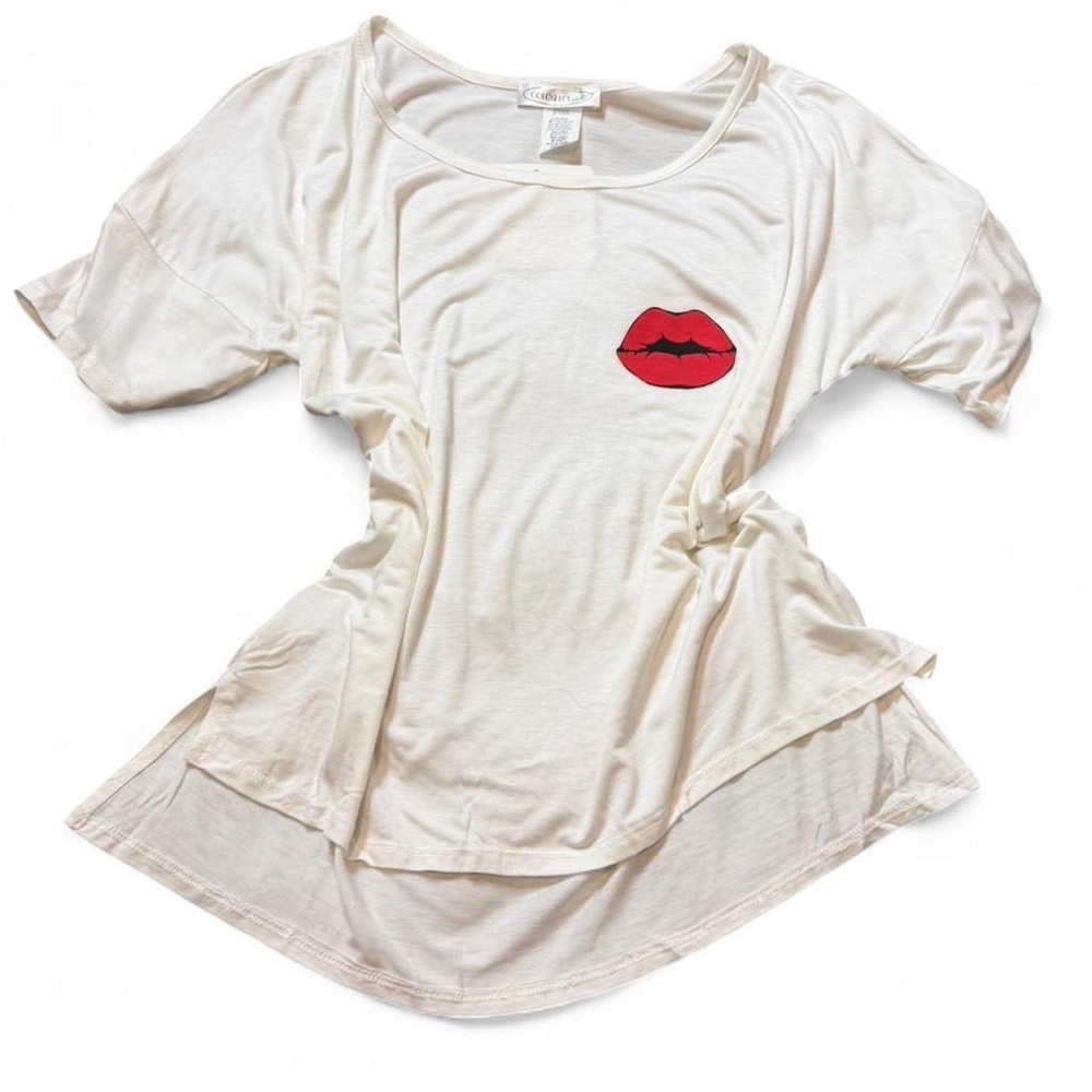 White Cropped  Lip  Tee‎